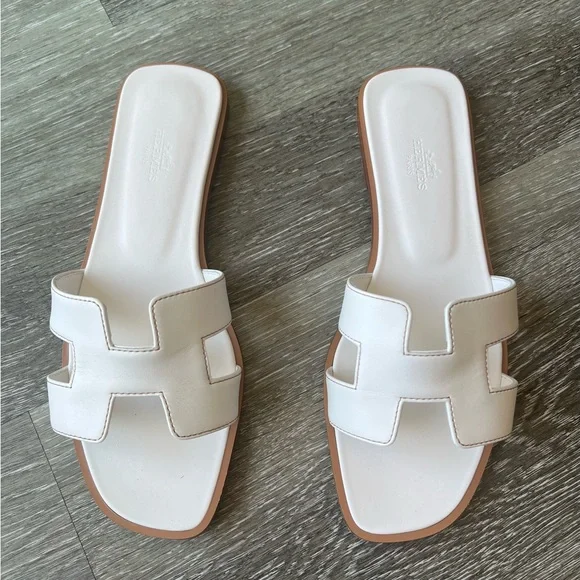 Hermes White Slide Sandals 38.5 - Picture 5 of 15